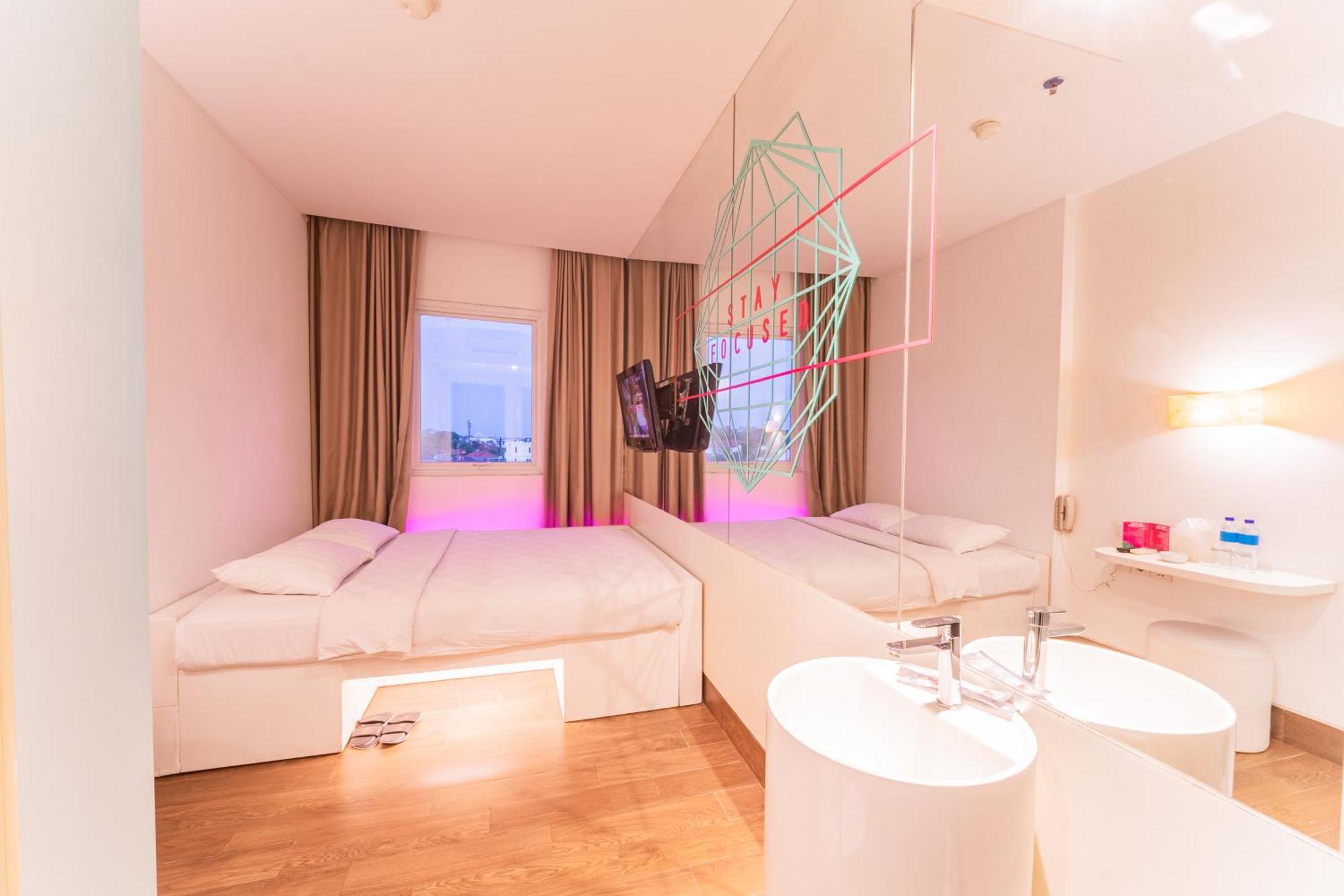 J Icon Hip Hotel Баликпапан Екстериор снимка