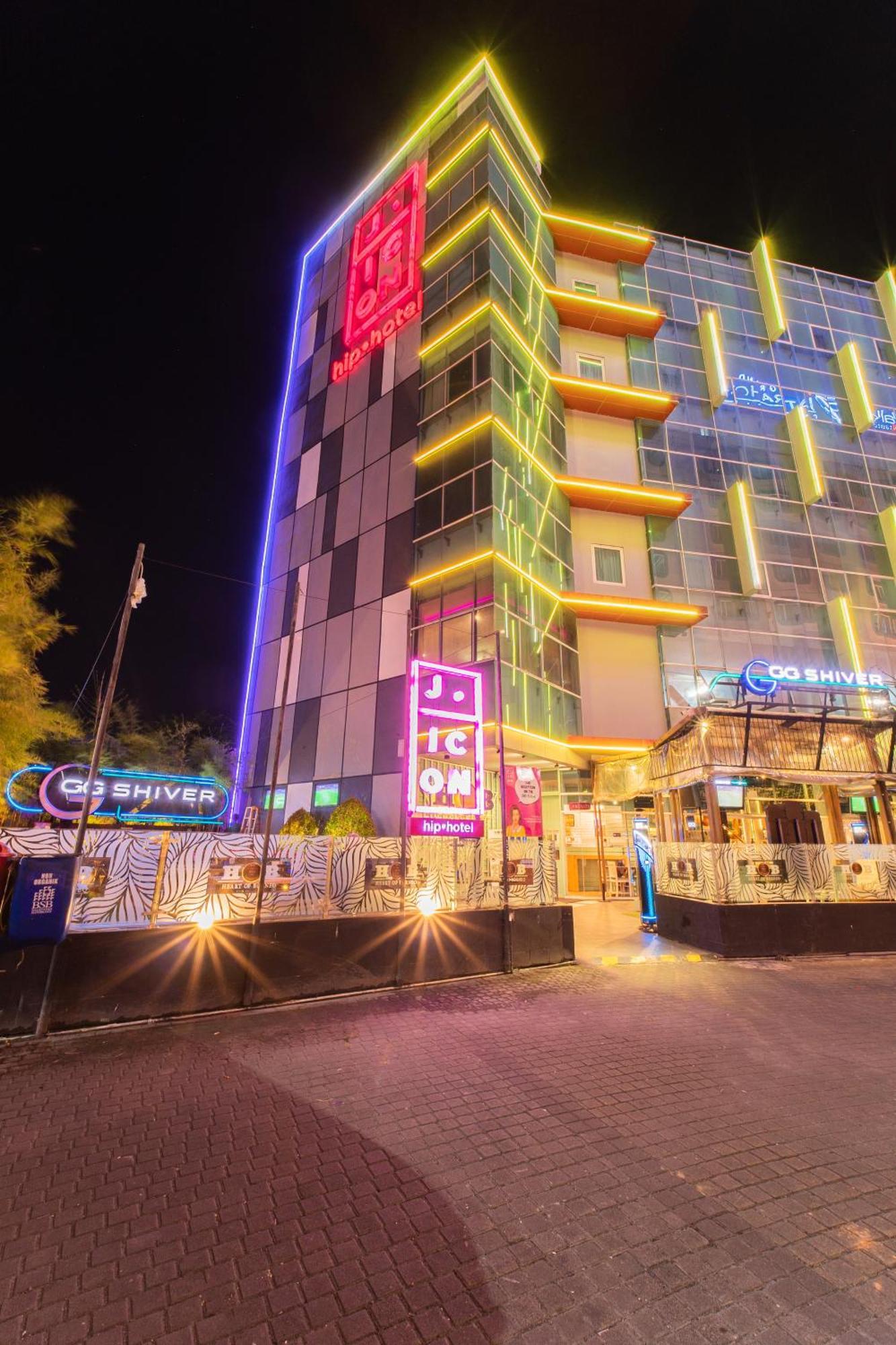 J Icon Hip Hotel Баликпапан Екстериор снимка