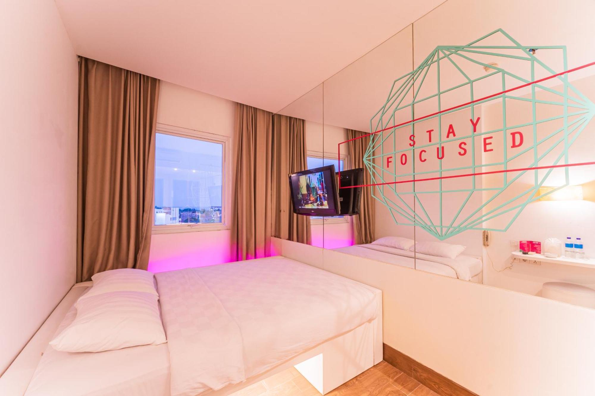 J Icon Hip Hotel Баликпапан Екстериор снимка