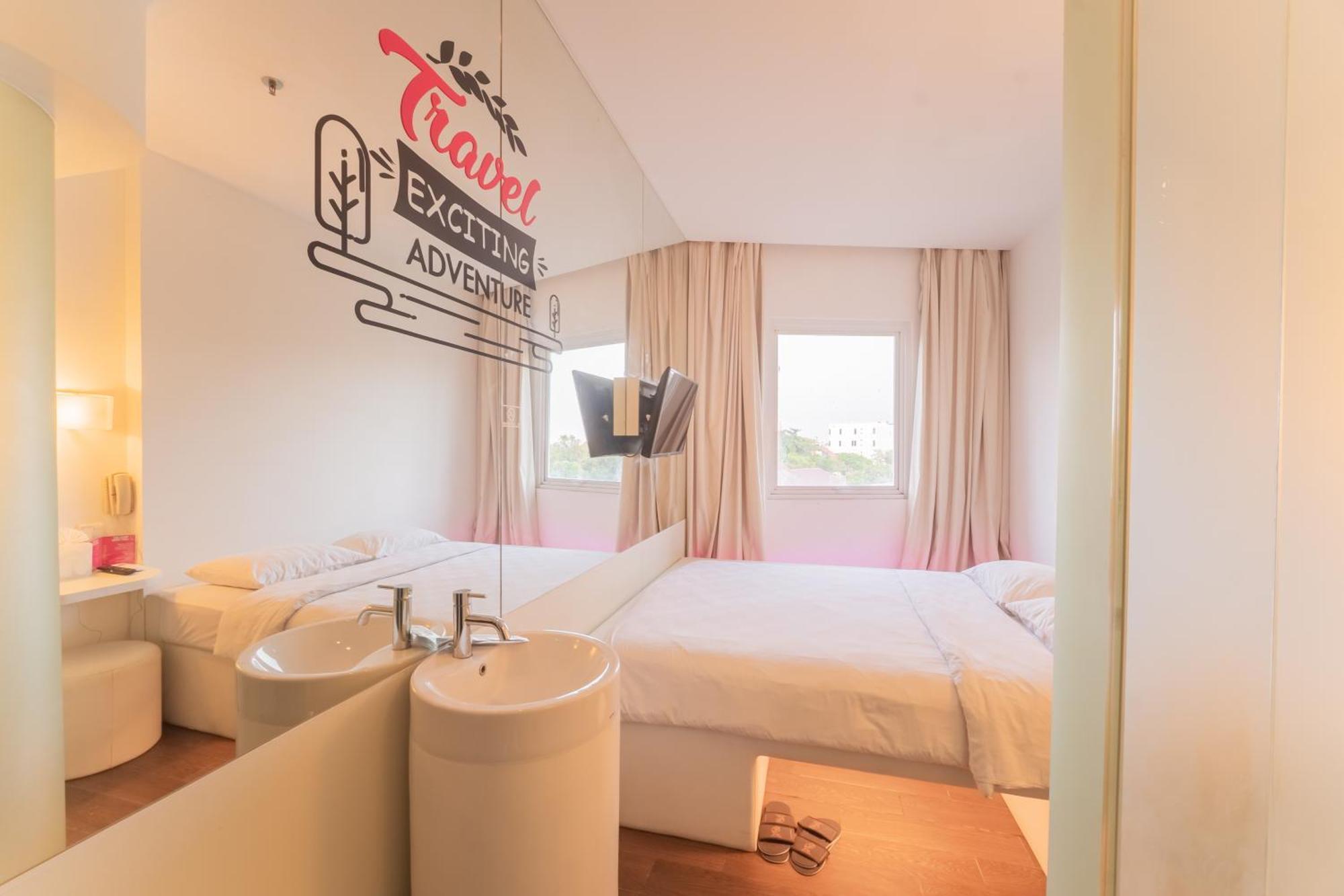 J Icon Hip Hotel Баликпапан Екстериор снимка