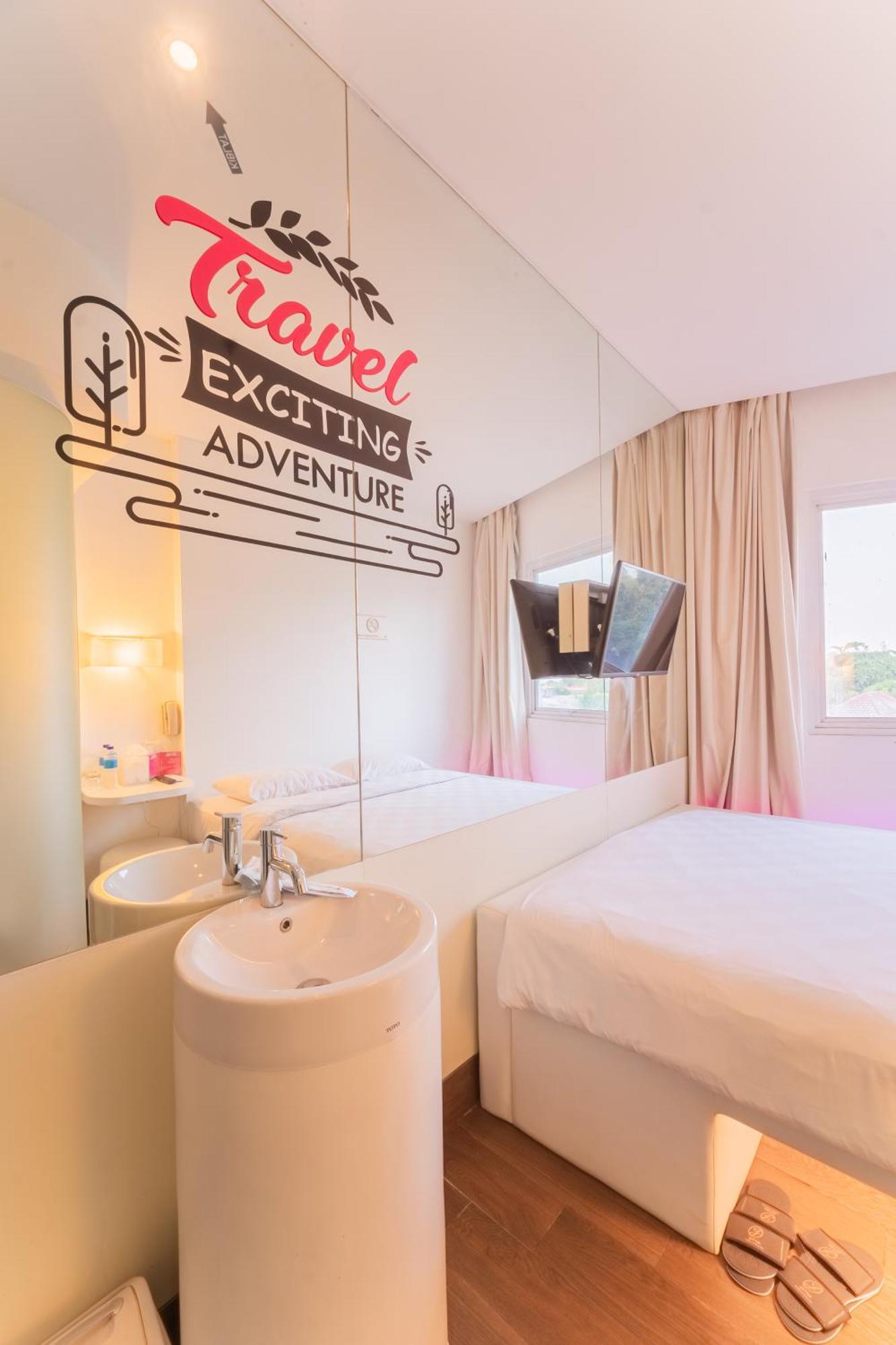 J Icon Hip Hotel Баликпапан Екстериор снимка